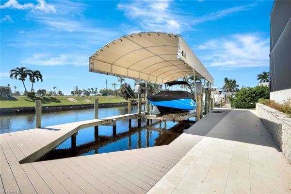 Yacht Club, 1110 Lenox Ct, Cape Coral, Florida 33904, image 2