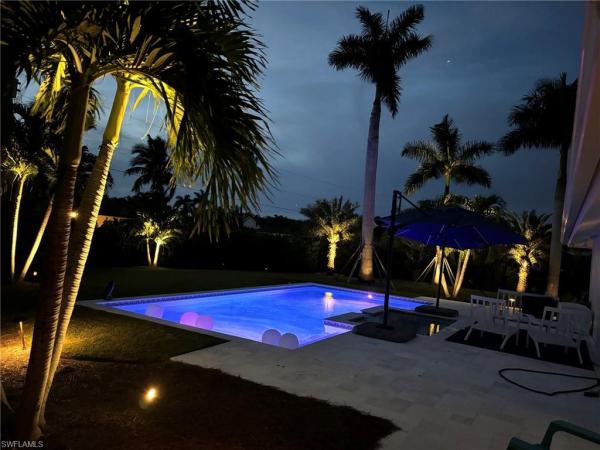 Shell Harbor, 979 Whelk Dr, Sanibel, Florida 33957, image 2