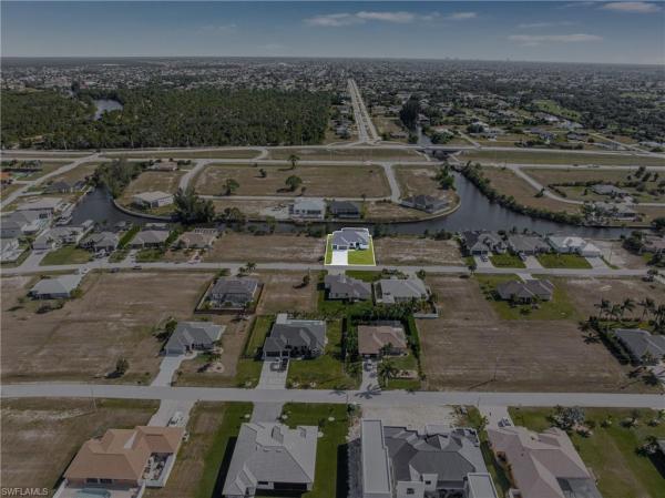 Cape Coral, 2005 32nd Ct, Cape Coral, Florida 33993, image 2