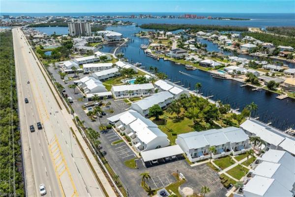 Boardwalk Caper, 18038 San Carlos Blvd #113, Fort Myers Beach, Florida 33931, image 2