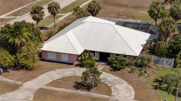  Lochmoor, 4220 Prestwick Ct, North Fort Myers, Florida 33903, image 2