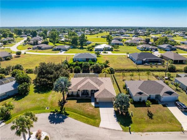 25355 Cadiz Dr, Punta Gorda, Florida 33955, image 2
