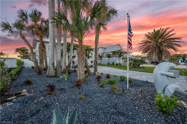 Laguna Shores, 7842 Buccaneer Dr, Fort Myers Beach, Florida 33931, image 2