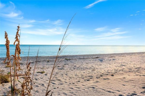 Nutmeg Village, 2777 Gulf Dr #309, Sanibel, Florida 33957, image 2