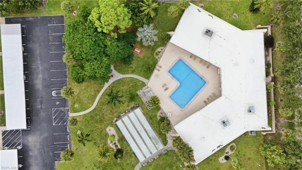 2079 Barkeley Ln #24, Fort Myers, Florida 33907, image 1