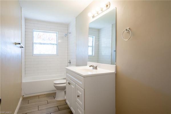 La Chelle Manor, 1259 Burtwood Dr, Fort Myers, Florida 33901, image 1