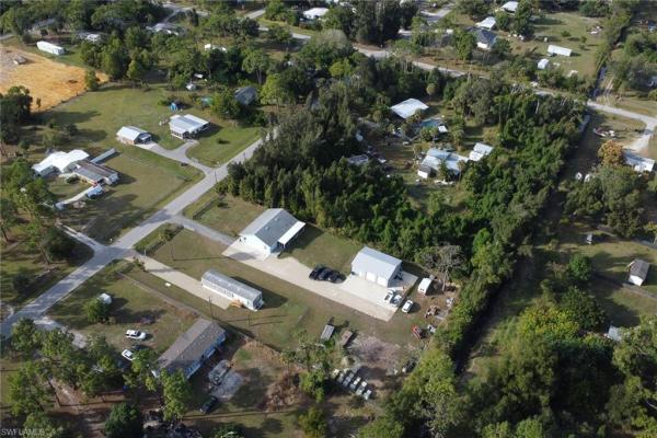 North Fort Myers No HOA, 8117 Breeze Dr, North Fort Myers, Florida 33917, image 2