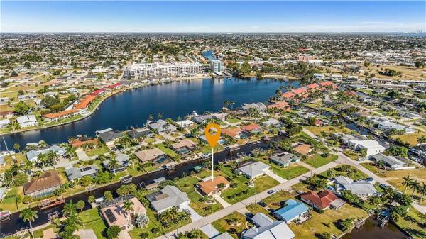 Cape Coral Residential, 425 Pinecrest Ct, Cape Coral, Florida 33904, image 1