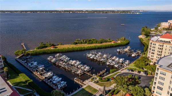 Harbour Isle Yacht & Racquet Club, 15106 Ports Of Iona Dr, Fort Myers, Florida 33908, image 1
