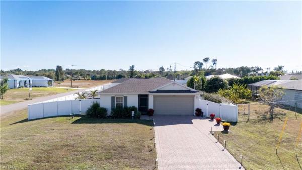 Cape Coral Residential, 1728 Gator Cir, Cape Coral, Florida 33909, image 2
