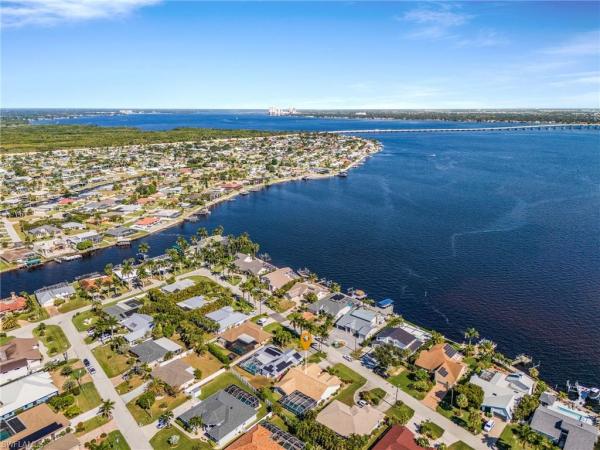 Cape Coral, 2822 22nd Pl, Cape Coral, Florida 33904, image 3
