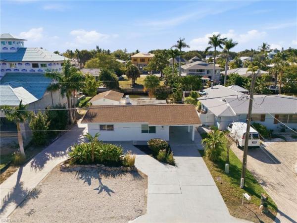 Gulf Shores, 2754 Shoreview Dr, Naples, Florida 34112, image 1