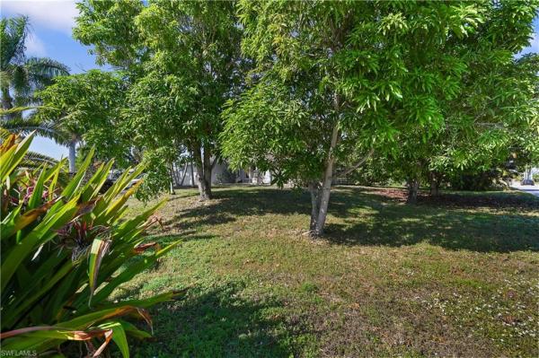 Cape Coral, 1721 21st Ter, Cape Coral, Florida 33990, image 2
