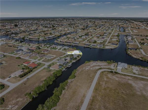 Cape Coral, 913 33rd Pl, Cape Coral, Florida 33993, image 3