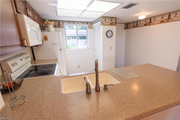 Summerlin Village, 8200 Summerlin Village Cir #101, Fort Myers, Florida 33919, image 3