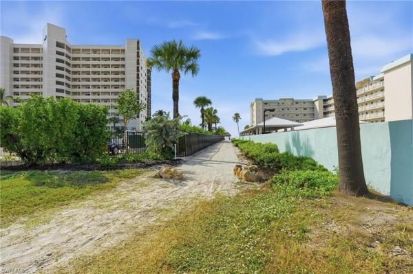 Royal Pelican Townhouse At Bay Beach, 4591 Bay Beach Ln #294, Fort Myers Beach, Florida 33931, image 2