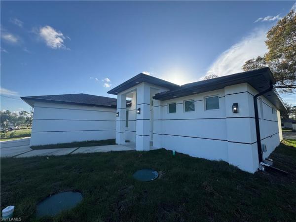 615 Clayton Ave, Lehigh Acres, Florida 33972, image 1