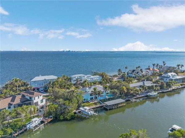 Sanibel Isles, 1543 San Carlos Bay Dr, Sanibel, Florida 33957, image 3