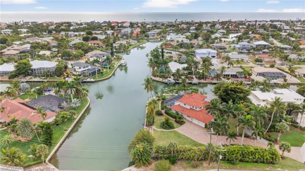 Shell Harbor, 819 Tulip Ln, Sanibel, Florida 33957, image 2