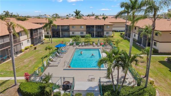 Pinewood South, 4790 Cleveland Ave #1404, Fort Myers, Florida 33907, image 2
