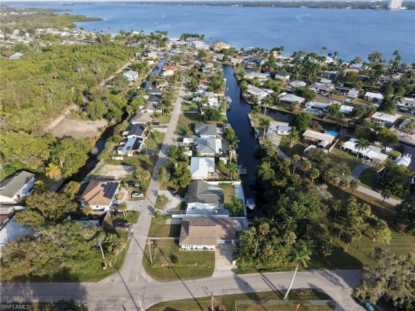Holeusa Estates, 56 Cardinal Dr, North Fort Myers, Florida 33917, image 2