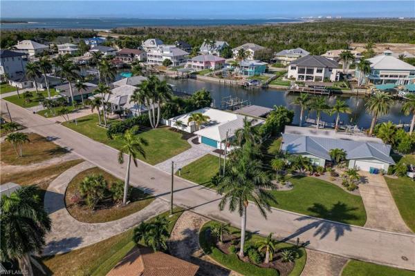 Siesta Isles, 18452 Cutlass Dr, Fort Myers Beach, Florida 33931, image 1