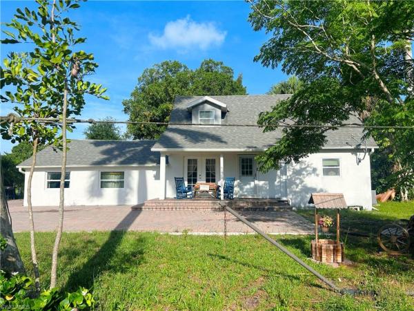 2861 2nd St, North Fort Myers, Florida 33917, image 1