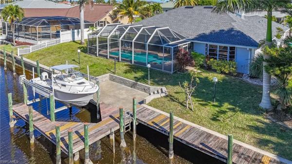 Palaco Grande, 3316 19th Pl, Cape Coral, Florida 33904, image 2