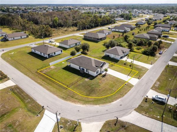 Mirror Lakes, 833 Youngreen Dr, Fort Myers, Florida 33913, image 2