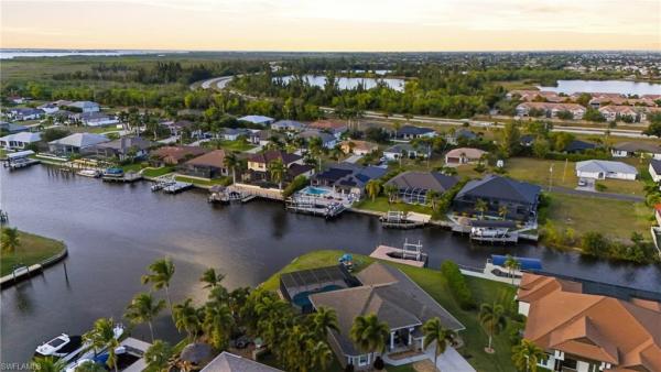 Cape Coral Residential, 2728 25th St, Cape Coral, Florida 33914, image 2