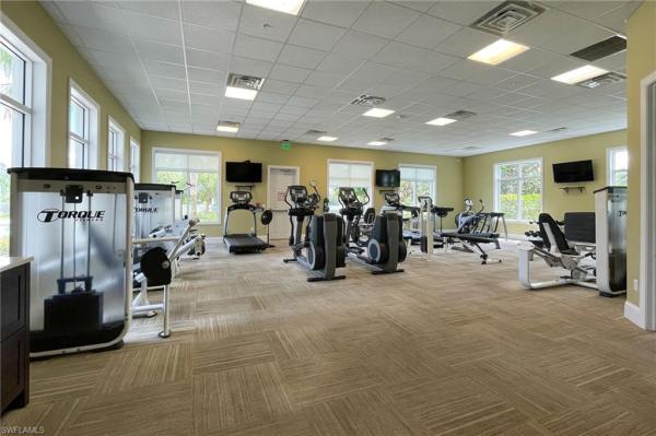 Lindsford, 4229 Bloomfield St, Fort Myers, Florida 33916, image 2