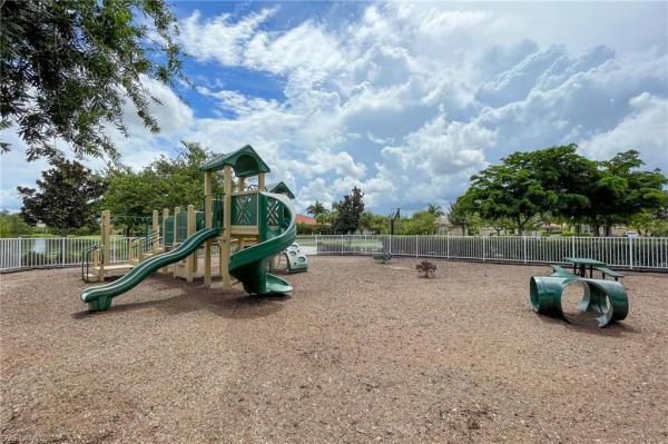 Lindsford, 4229 Bloomfield St, Fort Myers, Florida 33916, image 1