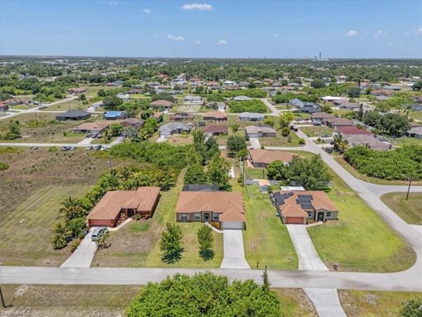 821 Carlfield Ave, Lehigh Acres, Florida 33971, image 1