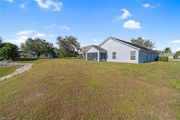Valencia Lakes, 2832 Amberwood Ln, Naples, Florida 34120, image 2