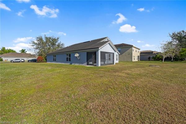 Valencia Lakes, 2832 Amberwood Ln, Naples, Florida 34120, image 1