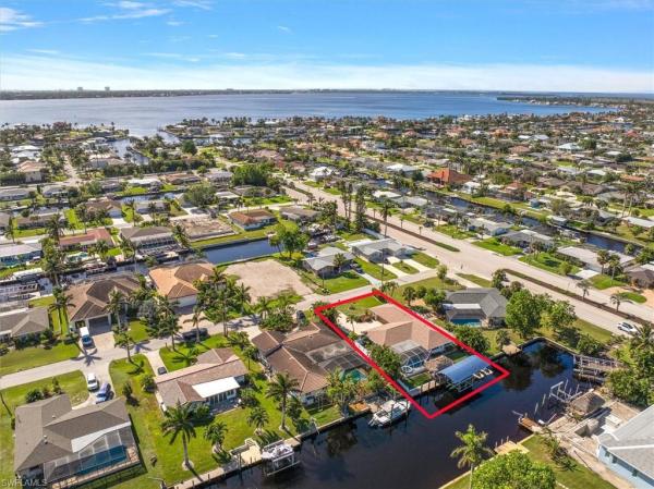 Cape Coral, 807 Montclaire Ct, Cape Coral, Florida 33904, image 2