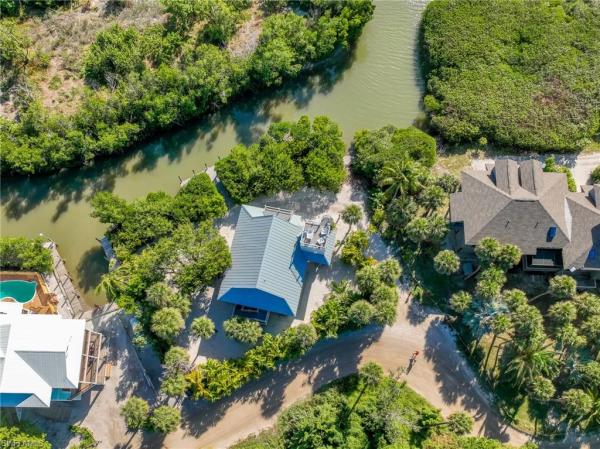 Jose's Hideaway, 341 Spanish Gold Ln, Upper Captiva, Florida 33924, image 2