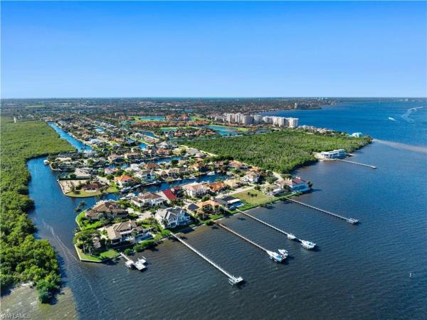 Palmetto Point, 6707 Daniel Ct, Fort Myers, Florida 33908, image 2