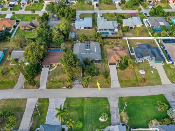 Cape Coral, 2107 Coral Point Dr, Cape Coral, Florida 33990, image 1