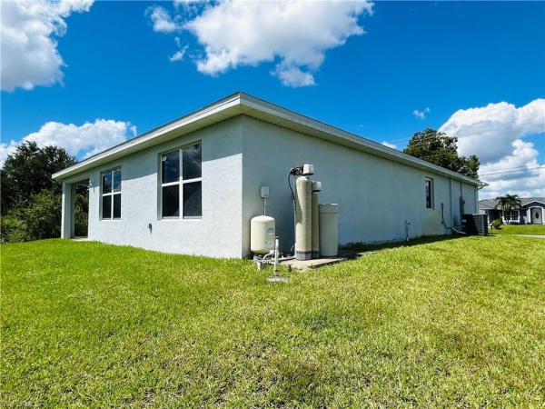 3215 SW 8th St, Lehigh Acres, Florida 33976, image 1