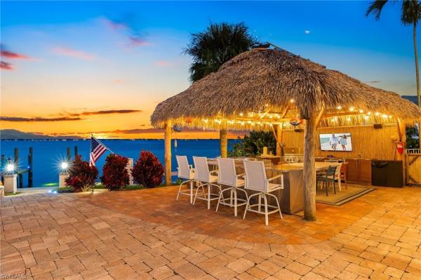 Cape Coral, 2905 22nd Pl, Cape Coral, Florida 33904, image 3