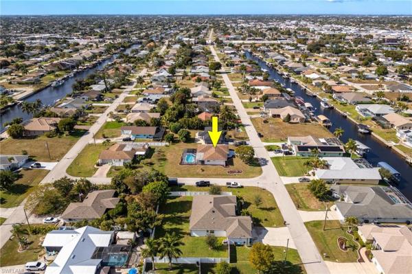Cape Coral, 1914 SE 12th St, Cape Coral, Florida 33990, image 1