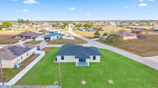 Cape Coral Residential, 1612 NE 6th Pl, Cape Coral, Florida 33909, image 2