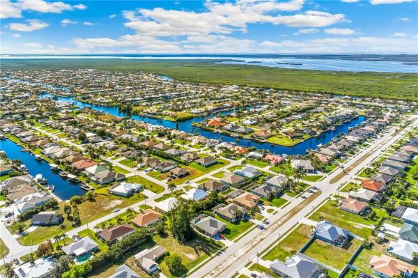 Cape Coral Residential, 2633 SW 32nd Ln, Cape Coral, Florida 33914, image 3