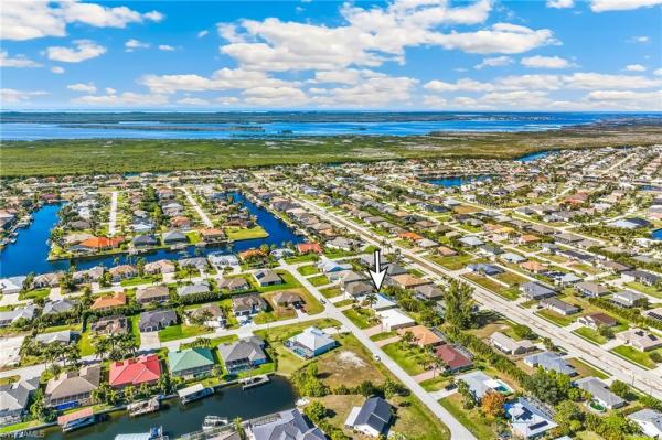 Cape Coral Residential, 2633 SW 32nd Ln, Cape Coral, Florida 33914, image 2