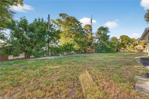 Fort Myers Villas, 2230 Aldridge Ave, Fort Myers, Florida 33907, image 3