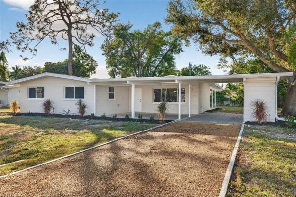 Fort Myers Villas, 2230 Aldridge Ave, Fort Myers, Florida 33907, image 2