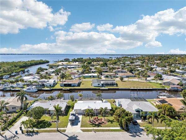 Lochmoor Waterway Estates, 1691 Lakeside Ter, North Fort Myers, Florida 33903, image 2