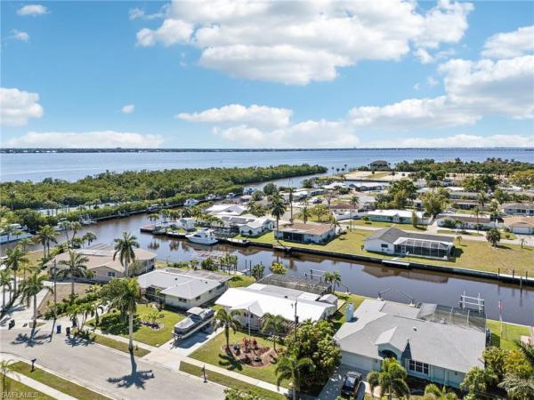 Lochmoor Waterway Estates, 1691 Lakeside Ter, North Fort Myers, Florida 33903, image 1