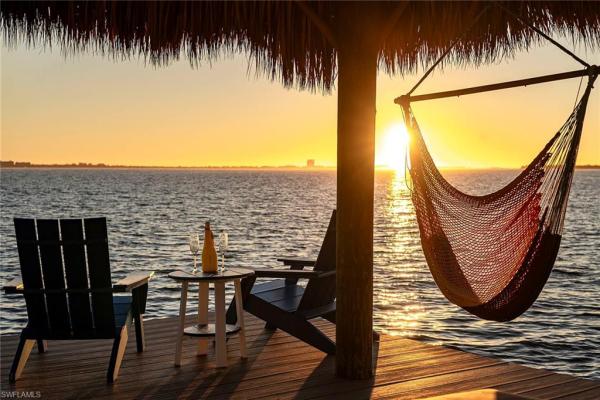 Cape Coral, 1048 Dolphin Dr, Cape Coral, Florida 33904, image 1